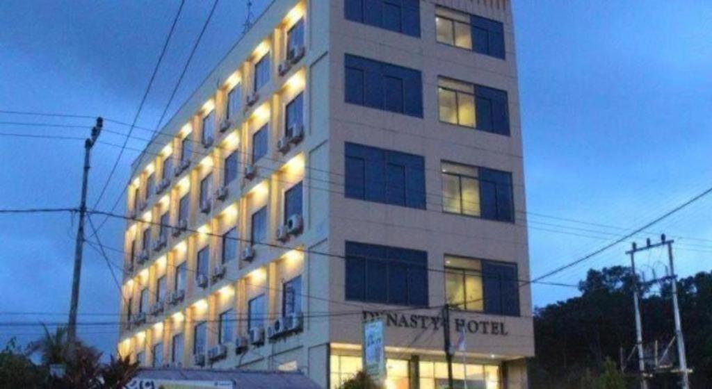 Hotel Dynasty Tarakan Zewnętrze zdjęcie
