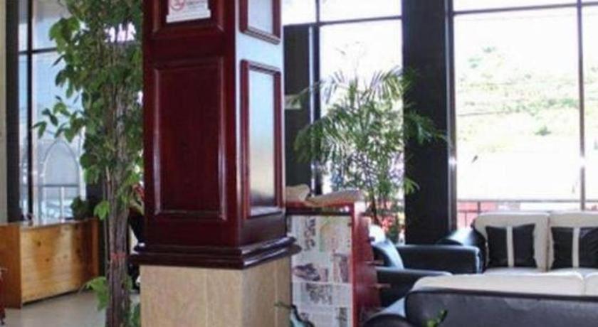Hotel Dynasty Tarakan Zewnętrze zdjęcie