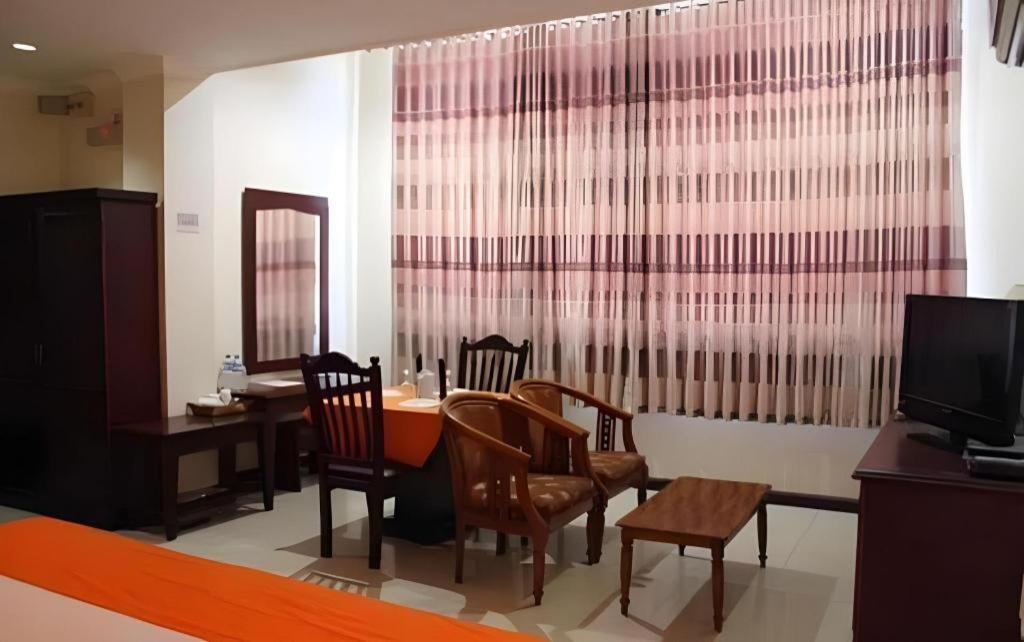 Hotel Dynasty Tarakan Zewnętrze zdjęcie